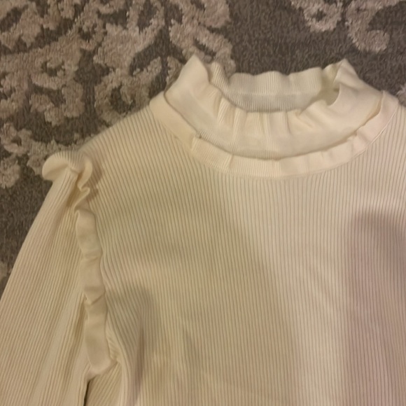 nwot ruffle sweater - Picture 3 of 4
